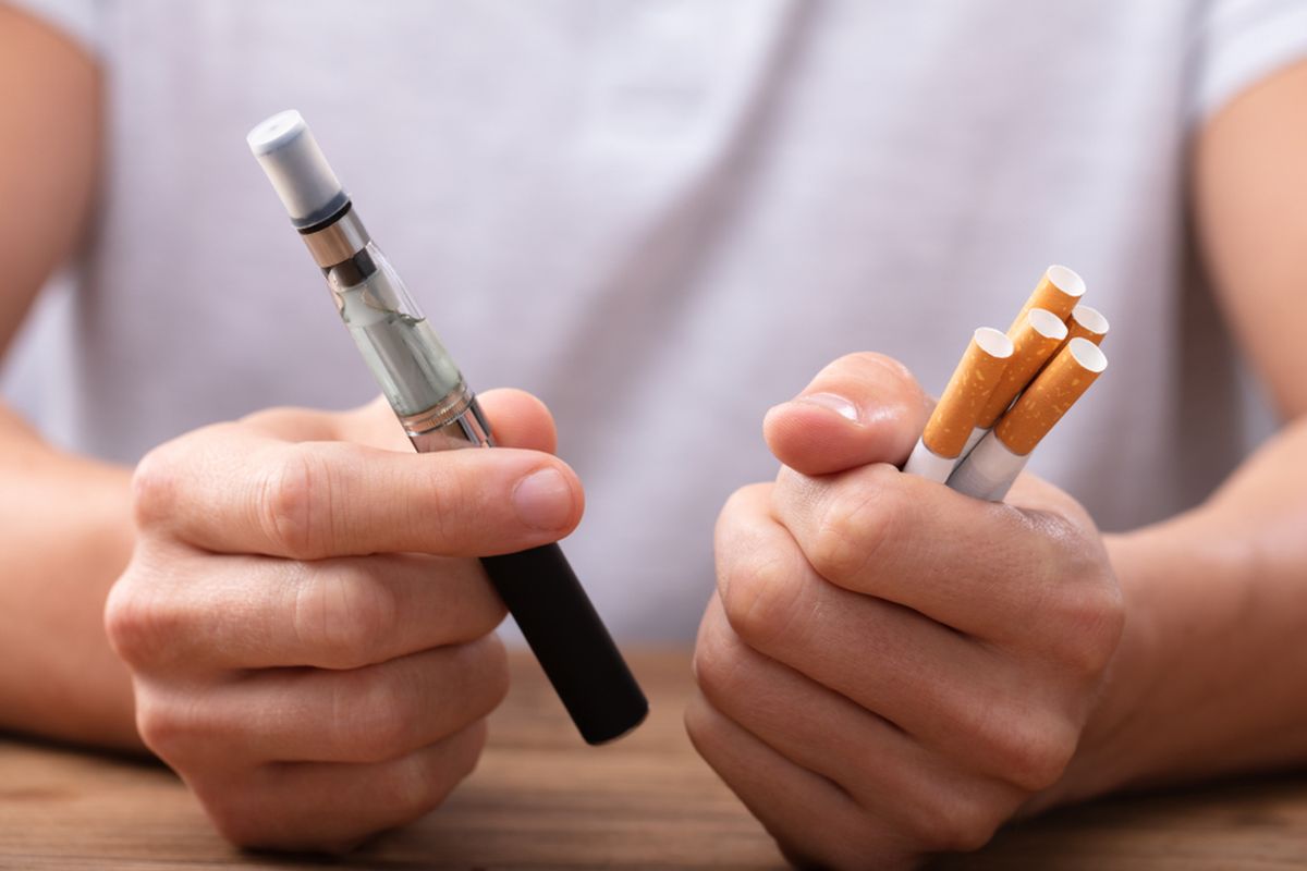 vape, kualitas sperma, stres oksidatif, peluang kehamilan, Dokter Ungkap Dampak Merokok Vape pada Kualitas Sperma, Nikotin dan zat oksidatif ganggu pembentukan sperma, Vape bisa menghambat hasil tindakan medis, Sperma butuh waktu untuk pulih, Mitos yang perlu diluruskan