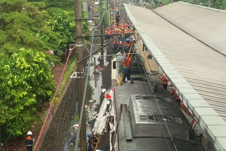 Daop 8 Surabaya, 3 Perjalanan Kereta Daop 8 Surabaya Dibatalkan Imbas Kecelakaan Kereta Bekasi Timur