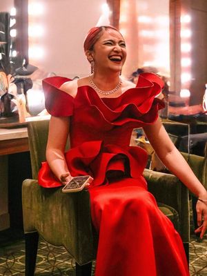 Marshanda, marshanda sekarang, marshanda la tahzan, 7 Gaya Marshanda di Gala Premiere La Tahzan, Anggun Serba Merah, 1. Gaun merah ruffles dramatis, 2. Makeup semi bold, 3. Lipstik merah merona, 4. Rambut sleek, 5. Perhiasan berkilau, 6. High Heels merah , 7. Serba merah yang perfect
