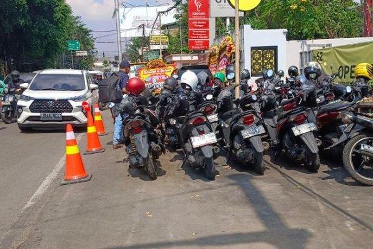 parkir liar, Parkir liar, pemberantasan parkir liar, motor, ormas, Ormas, Pemberantasan parkir liar, Ini Penyebab Parkir Liar Motor Sulit Diberantas