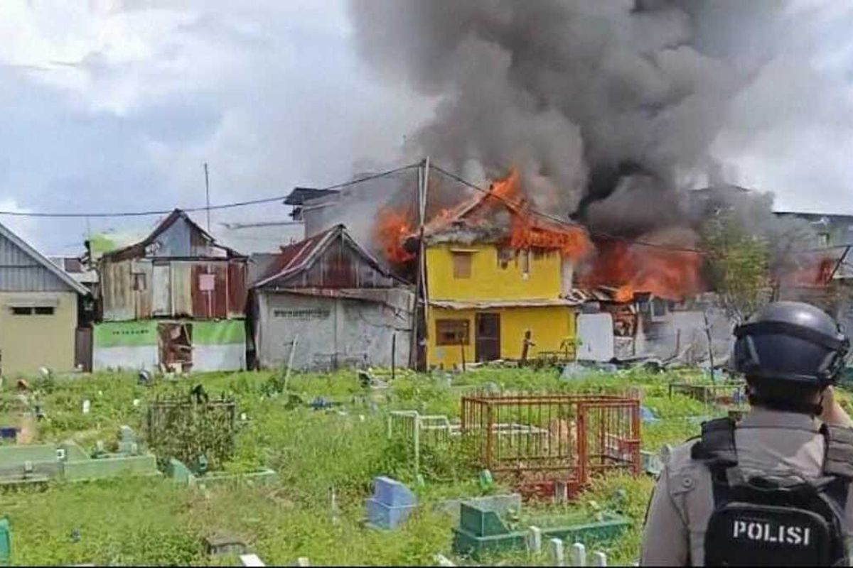tawuran, Tallo, Kota Makassar, Pemkot Makassar, Tawuran, Sulawesi Selatan, tallo, Pemkot Makassar Siapkan Pelatihan untuk Cegah Tawuran di Tallo, Tantangan Usia Pelaku Tawuran, Pendidikan Informal dan Pelatihan Keterampilan untuk Pemuda, Tawuran Pecah Sejak Senin Dini Hari, Polisi Diminta Segera Ungkap Pelaku Tawuran
