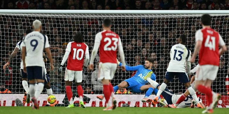 Liga Inggris, Arsenal, Tottenham Hotspur, Tottenham, Leandro Trossard, Eberechi Eze, Richarlison, Liga Inggris 2025-2026, Arsenal vs Tottenham, Premier League, liga inggris 2025-2026, Hasil Arsenal Vs Tottenham 4-1, Hattrick Pertama Eberechi Eze untuk Gunners