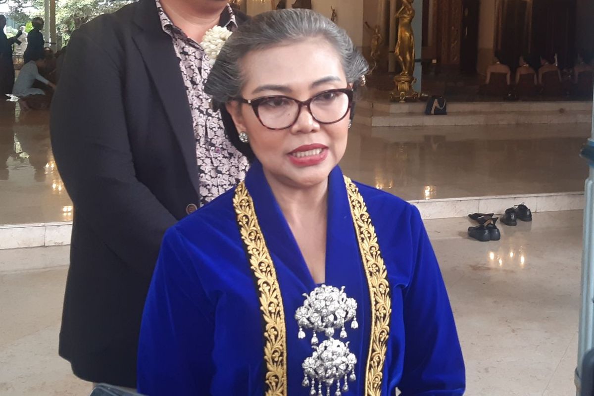 KGPH Mangkubumi, GKR Timoer, PB XIV, PB XIII, Pakubuwono XIV, Keraton Surakarta, KGPAA Hamengkunegoro, suksesi keraton solo, Suksesi Keraton Surakarta, GKR Timoer Beri Penjelasan Soal Surat Wasiat PB XIII: Ini Sesuatu yang Tabu, GKR Timoer: Surat Wasiat PB XIII Benar Ada, GKR Timoer Tolak Sebutan Hangabehi, Surat Wasiat PB XIII Jadi Dasar Pengangkatan PB XIV, Isi Pernyataan KGPH Mangkubumi