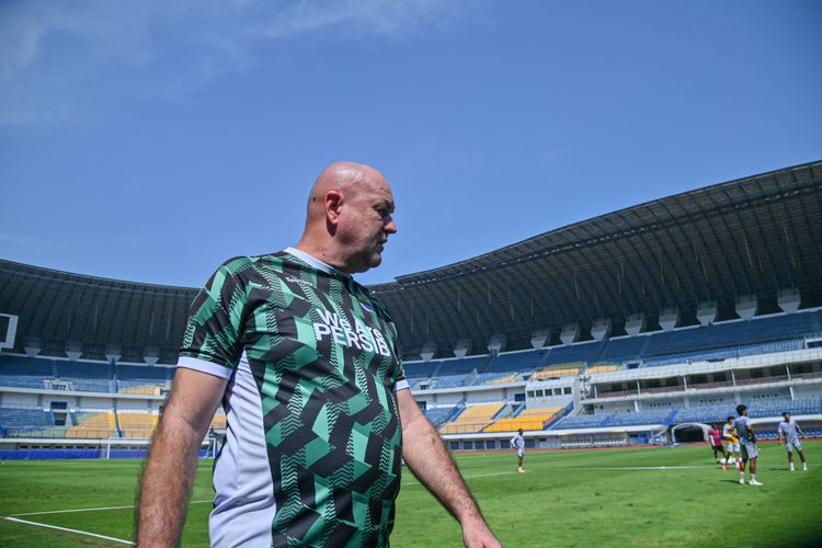 Liga 1 2024-2025, Persib, Kualifikasi Piala Dunia 2026, Persib Bandung, Patrick Kluivert, Bojan Hodak, Pesan Pelatih Persib untuk Beckham Putra di Timnas Indonesia