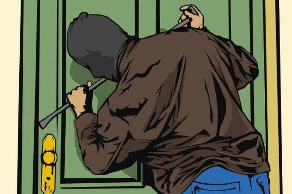 pencurian, banjir, SMK Terdampak Banjir di Tapteng Disatroni Maling, 35 Laptop dan 21 Tablet Raib, Kerugian Capai Rp 436 Juta, Satu Tersangka Ditangkap, Terungkap Saat Kepala Sekolah Datang Pascabanjir, Polisi Dalami Kemungkinan Adanya Penadah