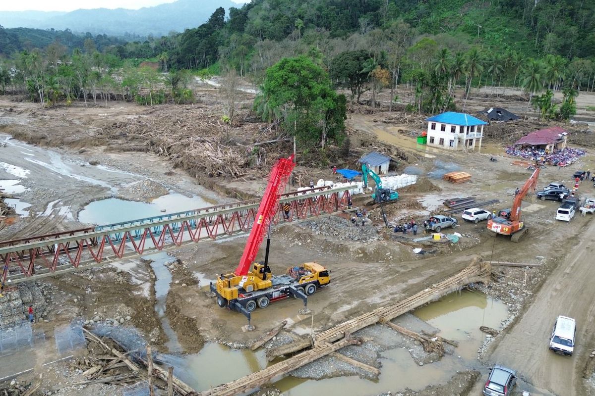 Azis Subekti, Pemulihan Pasca-banjir di Aceh, Sumut, dan Sumbar Perlu Kebijakan Berbasis Ekologi, 1. Restorasi Daerah Aliran Sungai (DAS), 2. Rekonstruksi hunian berbasis risiko ekologis, 3. Pemulihan ekonomi berkaitan dengan ekologi lokal, 4. Perlindungan kawasan pesisir dan pulau kecil terluar, 5. Indikator pemulihan perlu variabel ekologis