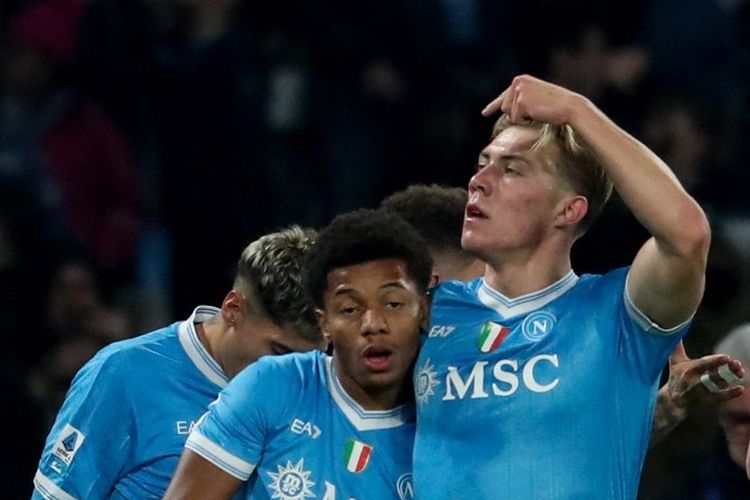 Napoli, Juventus, Antonio Conte, Rasmus Hojlund, Liga Italia, Manchester United, antonio conte, hasil Napoli vs Juventus, rasmus hojlund, pelatih napoli, Napoli Vs Juventus 2-1: Antonio Conte Puas, Rasmus Hojlund Merendah