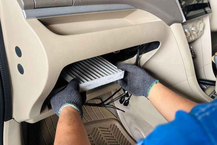 panas, filter AC, pengecekan, Cara Mudah Cek Kondisi Filter AC Mobil Tanpa Harus ke Bengkel