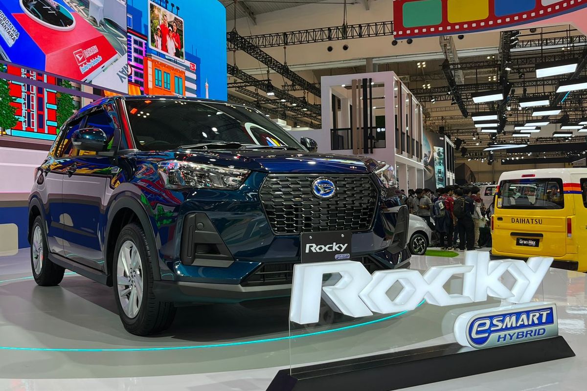 kendaraan elektrifikasi, Daihatsu Rocky, produksi lokal, permintaan pasar, Daihatsu Rocky e-Smart Hybrid: Peluang Produksi Lokal di Indonesia