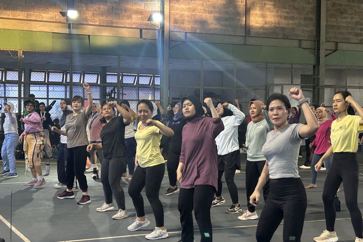 Zumba, zumba, zumba bisa menurunkan berat badan, latihan zumba, apakah zumba bisa menurunkan berat badan, zumba untuk menurunkan berat badan, tips menurunkan berat badan dengan zumba, tips zumba untuk menurunkan berat badan, Apakah Zumba Bisa Menurunkan Berat Badan? Simak Fakta dan Tipsnya