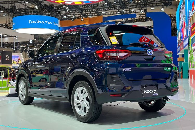 Polytron, Kijang Innova, Gaikindo, penjualan mobil, mobil listrik, Populer Otomotif, Rocky, artikel terpopuler, skema pembelian mobil listrik, Tiggo Cross, GIIAS 2025, Lamborghini Murcielago, Mobil Listrik Polytron, Rocky Vs Tiggo Cross