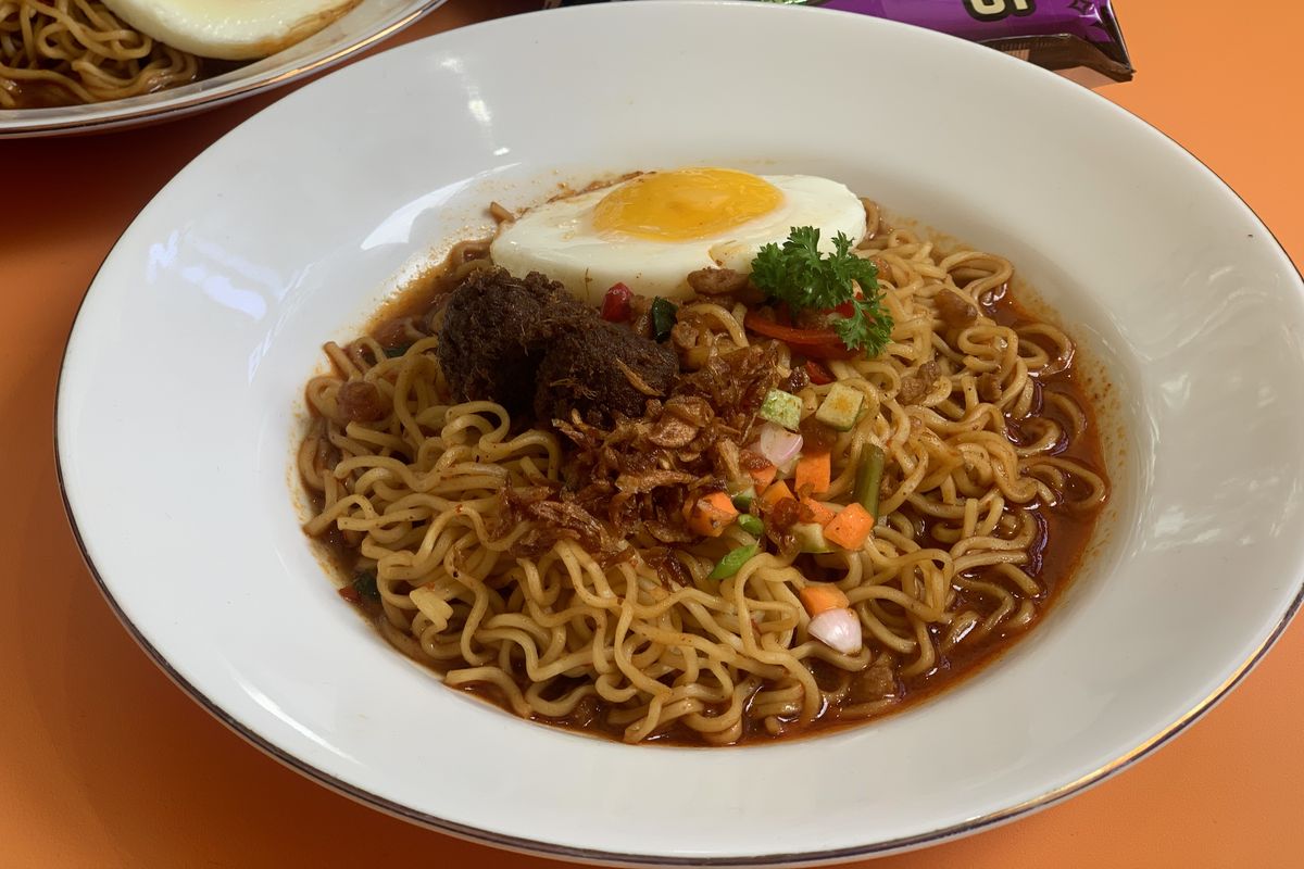 Cara Gampang Bikin Mi Nyemek ala Warmindo, Tinggal Cemplung