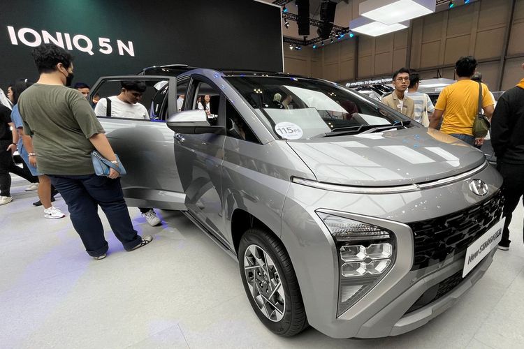 Low Multi Purpose Vehicle, LMPV, Pilihan MPV Rp 200 Jutaan, Cocok Untuk Liburan Sekolah, 2. Daihatsu Xenia: Opsi Varian Paling Fleksibel, 3. Mitsubishi Xpander: Kenyamanan Eksklusif Kelas Atas, 4. Suzuki Ertiga: Pionir Efisiensi dengan Teknologi Hybrid, 5. Hyundai Stargazer: Desain Futuristik dan Bertabur Fitur, 6. Wuling Confero S: Kabin Lapang dengan Harga Paling Ekonomis