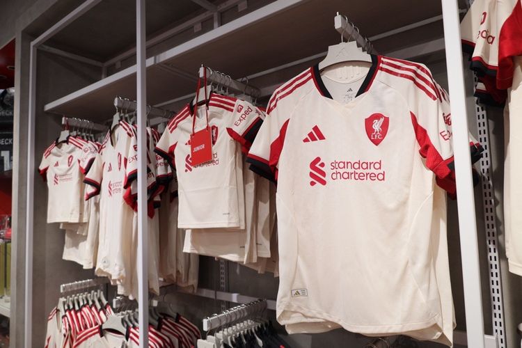 Liverpool, Liga Inggris, Premier League, jersey baru Liverpool, Berikut adalah Harga Resmi Jersey Baru Liverpool di Indonesia
