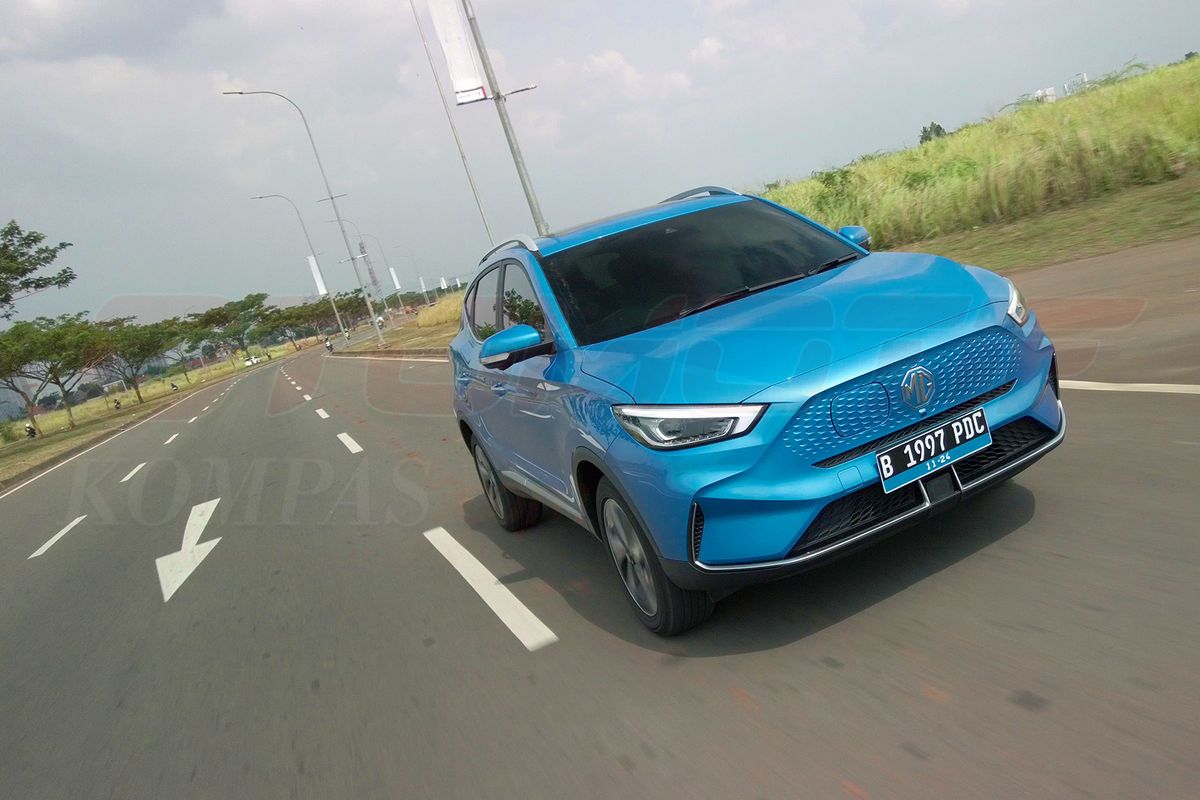 mobil listrik, SPKLU, Baterai EV Mau Habis Saat SPKLU Masih Jauh, Apa yang Harus Dilakukan?