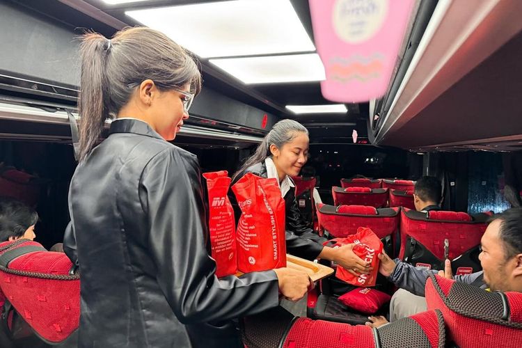 bus AKAP, layanan transportasi, kenyamanan penumpang, pramugari bus, Daftar PO Bus AKAP dengan Layanan Pramugari di Indonesia, 1. Cititrans Busline, 2. PO Mtrans, 3. PO Unicorn Indorent, 4. DAMRI, 5. Rosalia Indah, 6. PO Semeru, 7. PO Best Premium, 8. PO Kencana