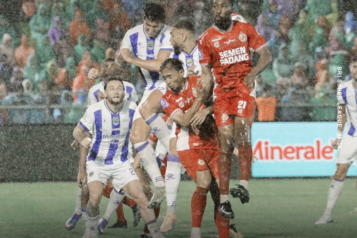zona degradasi, Semen Padang FC Tumbang 0-2 dari Persib di Kandang, Imran Minta Maaf