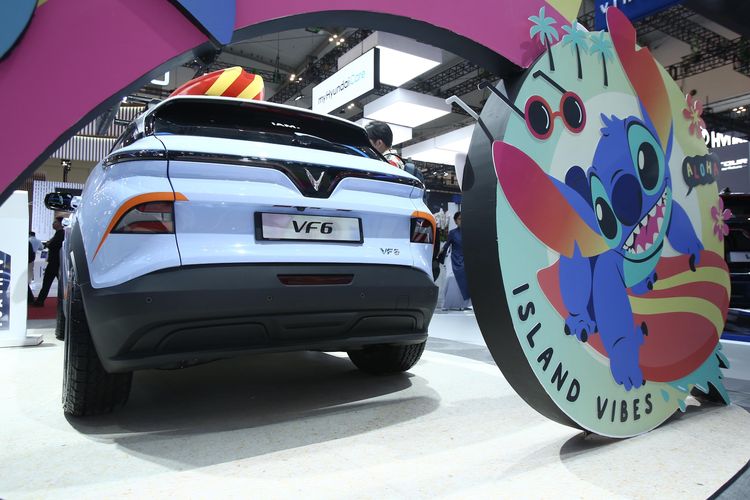 VinFast Indonesia, VF7 Fantastic 4 Edition, GIIAS 2025, VF6 Lilo & Stitch Edition, Ada Vinfast VF7 Fantastic 4 Edition di GIIAS 2025