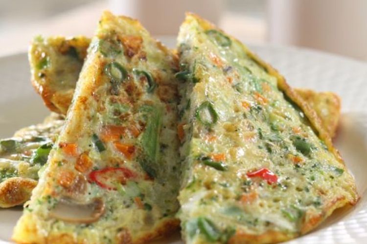 olahan daun kelor, resep daun kelor, cara konsumsi daun kelor, cara konsumsi daun kelor untuk kesehatan, resep daun kelor tumis, resep daun kelor bening, 5 Cara Konsumsi Daun Kelor yang Enak dan Sehatnya Maksimal, Tak Selalu Jadi Teh, 1. Tumis Daun Kelor dengan Tempe dan Teri, 2. Steam Ikan Kembung Daun Kelor, 3. Puding Daun Kelor, 4. Peyek Daun Kelor, 5. Telur Dadar Daun Kelor
