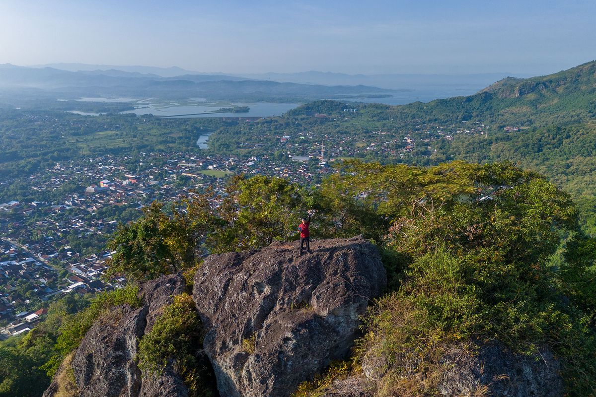 Wonogiri, Gunung Gandul, Gunung Gandul Wonogiri, Pas untuk Fun Hiking karena Jalan Aspal Rusak