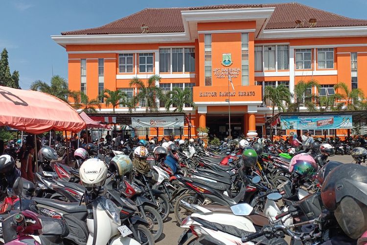 pengesahan stnk, bayar pajak kendaraan tahunan, Cara bayar pajak kendaraan di samsat, Prosedur Lengkap Bayar Pajak Kendaraan Tahunan di Samsat
