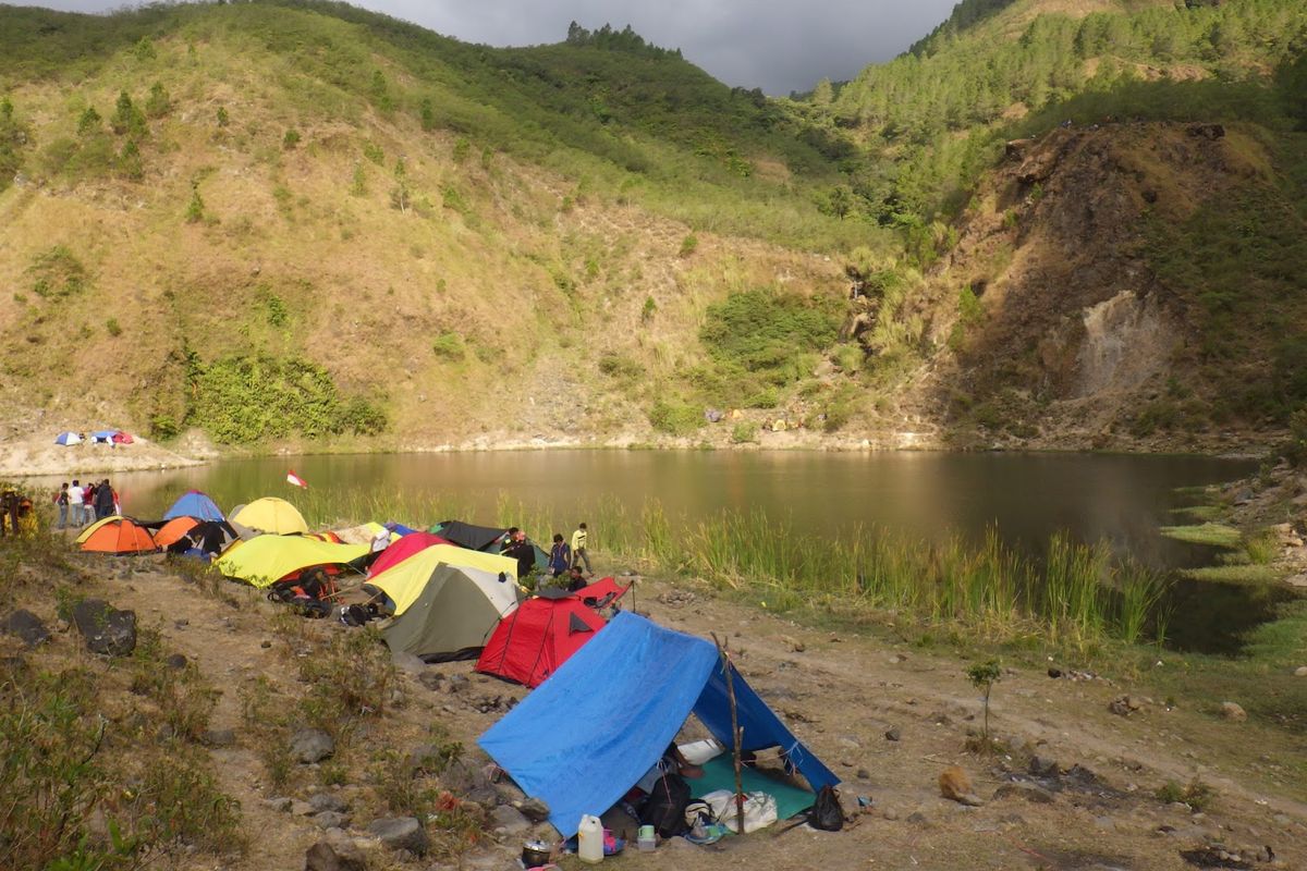 Gunung Bawakaraeng, bawakaraeng, pendaki gunung bawakaraeng tewas, pendaki Gunung bawakaraeng, pendakian Gunung bawakaraeng, jalur pendakian gunung bawakaraeng, estimasi pendakian bawakaraeng, lama pendakian gunung bawakaraeng, Gunung Bawakaraeng, Surga Pendakian di Sulawesi Selatan dengan Pesona Alam dan Nilai Spiritual, Medan Menantang dengan Panorama Beragam, Jalur Pendakian Gunung Bawakaraeng, Daya Tarik Utama Gunung Bawakaraeng, Tips Aman Mendaki Gunung Bawakaraeng