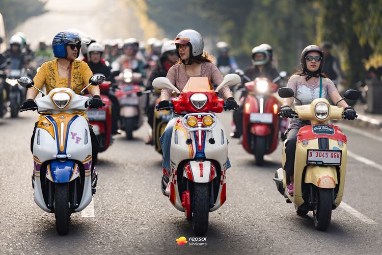 Repsol, Girls Day Out, Komunitas Motor Perempuan Gelar Riding Kartini di Bandung
