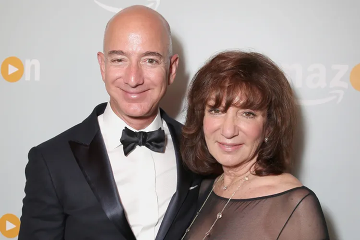Amazon, meninggal, miliarder, kabar duka, Jeff Bezos, pendiri Amazon, jackie, Jacklyn Gise Bezos, Jacklyn, ibunda Jeff Bezos, Ibunda Meninggal Dunia, Jeff Bezos Tulis Pesan Perpisahaan Emosional