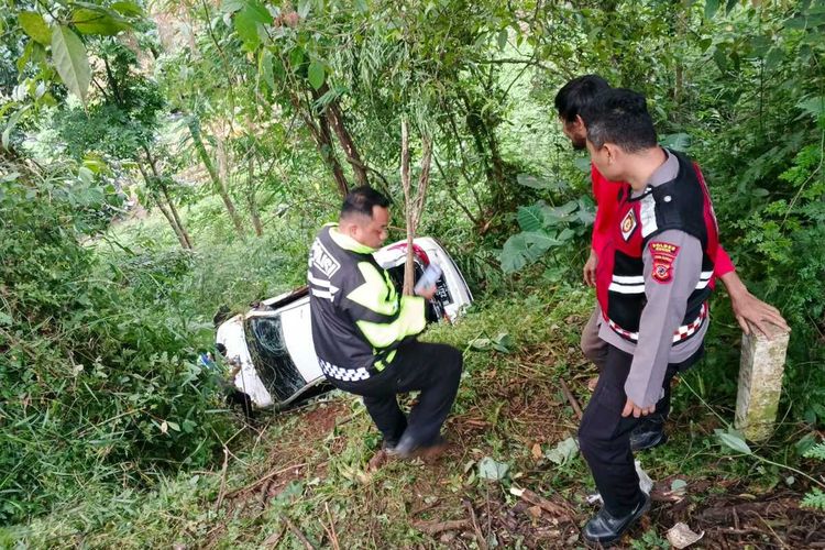 Honda HR-V, Awhin Sanjaya, Sumatera Cup Prix, VinFast, Pabrik Mobil Listrik, Ban Belakang, Motor Listrik, Mobil Terjun ke Jurang, Puncak Bogor, Pemilik Honda HR-V, VinFast Resmi Buka Pabrik