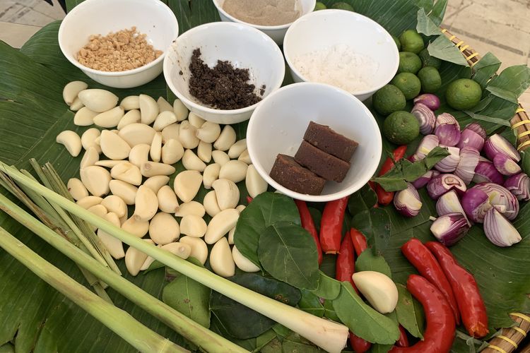 ayam taliwang, cara membuat ayam taliwang khas Lombok, memasak ayam taliwang, 5 Cara Memasak Ayam Taliwang Khas Lombok ala Chef, Jangan Pakai Ayam Broiler, 1. Gunakan ayam kampung atau ayam pejantan, 2. Pilih ayam muda, 3. Rendam daging ayam, 4. Siapkan bumbu ayam taliwang, 5. Panggang ayam taliwang