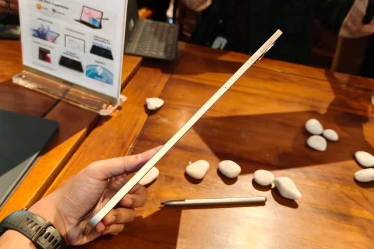 Honor, Tablet Honor, Honor Pad 10, spesifikasi Honor Pad 10, harga honor pad 10, Honor Pad 10 indonesia, Menjajal Honor Pad 10, Tablet Menengah dengan Dukungan Keyboard dan Stylus