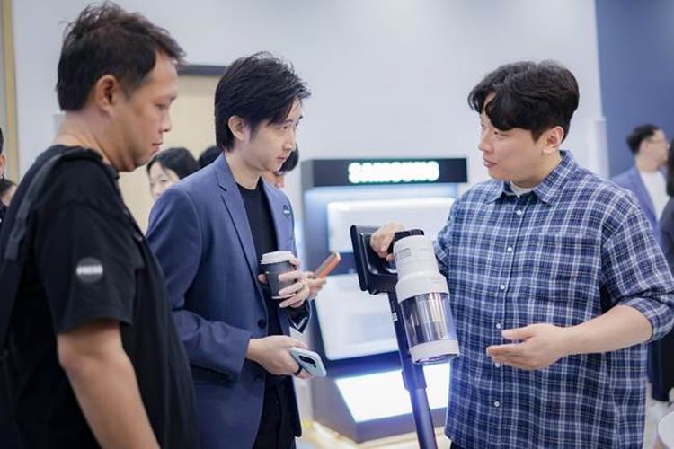 Samsung, Southeast Asia Tech Seminar 2025, AI Home, Samsung Pamer Ekosistem Smart Home AI di Southeast Asia Tech Seminar 2025, 1. AI Home Platform, 2. Asisten Suara Bixby dengan Voice ID, 3. Fitur baru SmartThings, 4. Bespoke AI Refrigerator, 5. Bespoke AI Top Load Washer, 6. Bespoke AI Washer and Dryer Set, 7. SmartThings - Connected AC, 8. System Air Conditioner (SAC), 9. Bespoke AI Jet Ultra