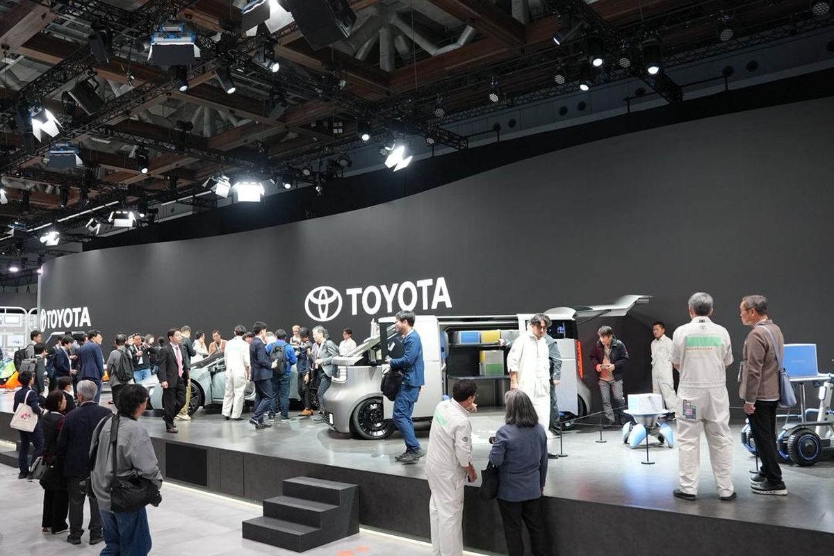 otomotif, Toyota, mobil, kendaraan listrik, elektrifikasi, Japan Mobility Show 2025, Mobil Listrik bukan Jawaban Mutlak untuk Kurangi Emisi Karbon!,  Toyota Corolla Concept melantai di Japan Mobility Show 2025, Bukan soal pilihan teknologi, Kolaborasi lintas produsen, Menatap masa depan mobilitas