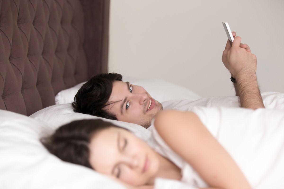 perselingkuhan, Alasan selingkuh, alasan selingkuh, inner child, psikologi keluarga, apresiasi pasangan, alasan berselingkuh, masih cinta tapi selingkuh, Masih Cinta dengan Pasangan, Kenapa Berselingkuh?, 1. Inner child yang terluka, 2. Faktor lingkungan, 3. Memuaskan ego, 4. Kurang diapresiasi