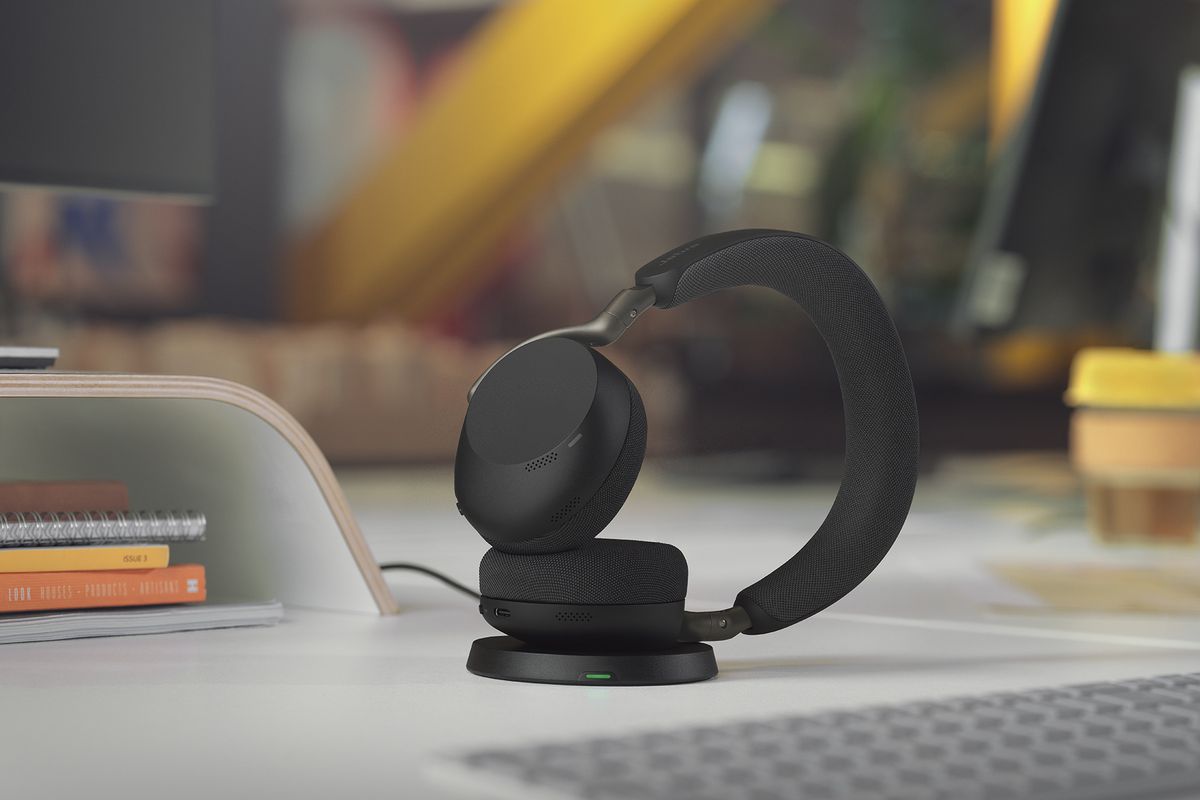headset, Jabra, Jabra Evolve3 85, Jabra Evolve3 75, harga, Jabra Evolve3 85 dan 75 Resmi di Indonesia, Headset AI untuk