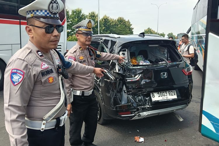 jalan basah, fitur keselamatan, musim hujan, Fitur Keselamatan di Mobil yang Paling Terasa Manfaatnya Saat Hujan