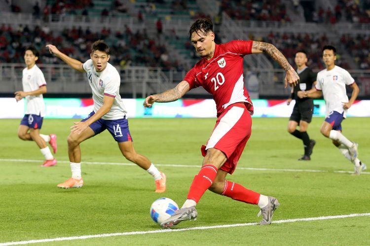 Timnas Indonesia, Sumardji, Thom Haye, FIFA, Shayne Pattynama, timnas Indonesia, sanksi FIFA, Sumardji Tanggapi Sanksi FIFA buat Thom Haye dan Shayne: Ya Sudah, Kita Jalani Saja