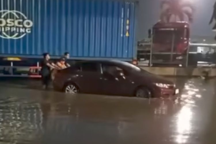 banjir rob, Banjir rob, tips mobil, Tips and trick, banjir, tips otomotif, Ancaman Banjir Rob Jakarta Utara, Ini Komponen Mobil yang Rentan Rusak