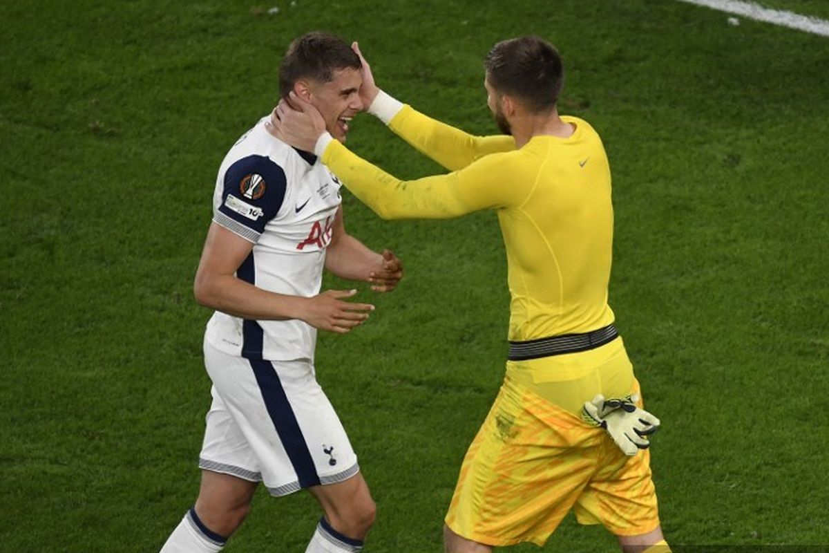 Tottenham Hotspur, Guglielmo Vicario, Liga Europa, Tottenham vs Man United, final liga europa 2025, Spurs Juara Liga Europa, Pujian bagi Aksi Aksi Akrobatik Van de Ven di Garis Gawang