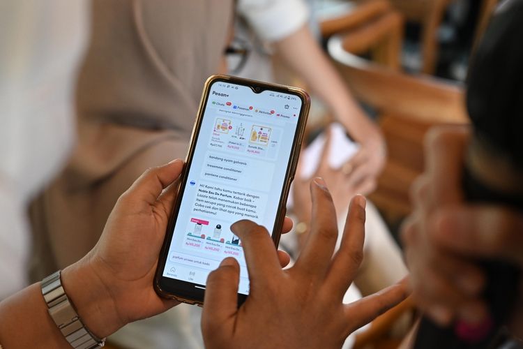 tanggal kembar, belanja parfum online, tips belanja parfum online, belanja parfum online original, LazBeauty Lazada, tips bellanja parfum, 4 Tips Belanja Parfum Online Anti-Zonk di LazBeauty Jelang Tanggal Kembar 8.8, 1. Pahami karakter parfum favoritmu, 2. Kenali tingkatan aroma parfum, 3. Sesuaikan dengan gaya hidup, 4. Manfaatkan media sosial untuk riset