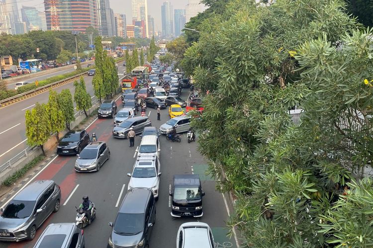 zipper merge, jalan raya, Tantangan Penerapan Zipper Merge di Indonesia