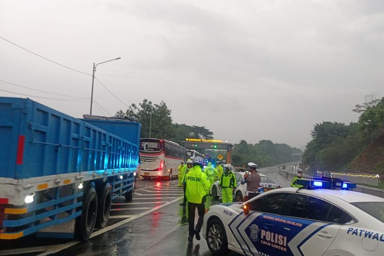 kecelakaan, Tol Cipularang, KNKT, truk, rekomendasi, Bina Marga, BPJT, Jasa Marga, Rekomendasi KNKT Cegah Kecelakaan Berulang di KM 92 Tol Cipularang