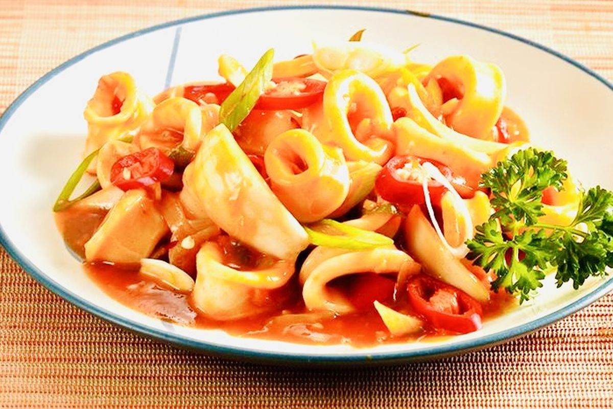 Menu, berbuka puasa, cumi, cumi saus padang, pedas, Resep Cumi Saus Padang, Ide Seafood untuk Sahur dan Buka Puasa, Daftar bahan, Bahan saus padang, Cara membuat cumi saus padang, Tips agar cumi tak alot