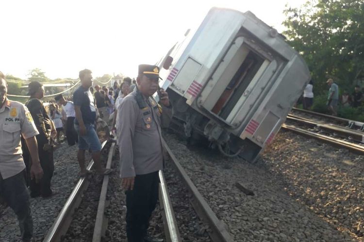kereta api, kecelakaan, pelintasan, tanggung jawab, kecelakaan di perlintasan kereta api, Siapa yang Salah Jika Terjadi Kecelakaan di Pelintasan Kereta Api?
