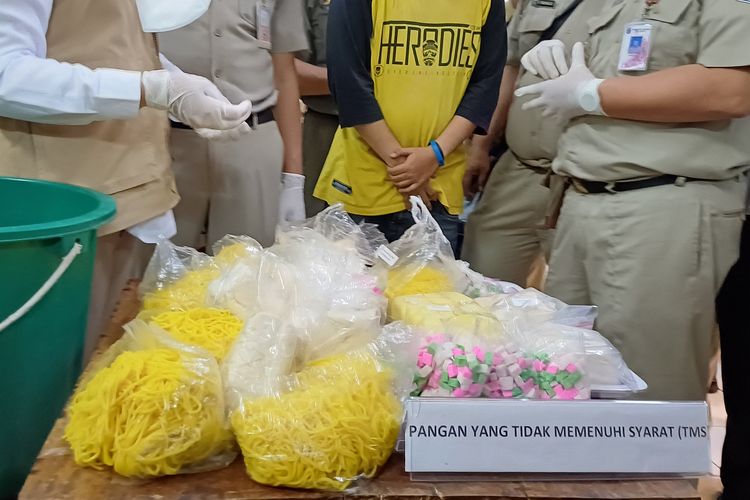 Kebayoran Lama, formalin, Jaksel, Pemkot Jaksel Temukan Mi Kuning Mengandung Formalin di Pasar Kebayoran Lama