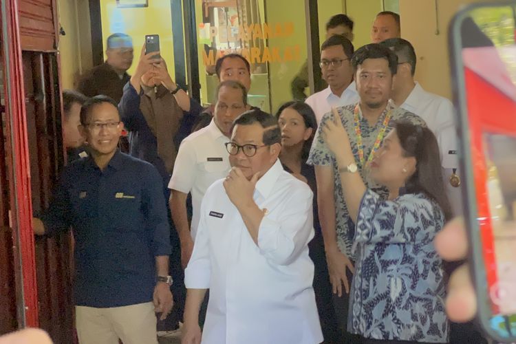 Blok M, gubernur dki jakarta pramono anung, District Blok M, Polemik Pedagang Kuliner District Blok M, Pramono Tawarkan Pedagang Kuliner District Blok M Pindah, Gratis Sewa Kios Dua Bulan, Tawarkan kios gratis di Blok M Hub, Penjelasan MRT Jakarta, Awal mula polemik, Tanggapan Koperasi