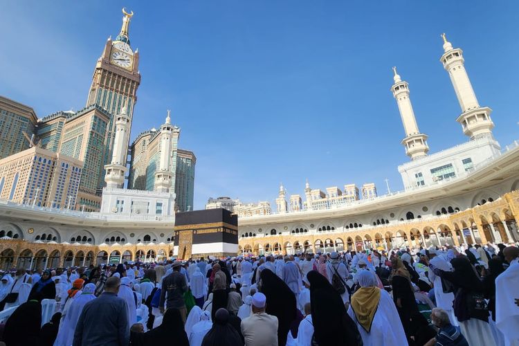 Bulan Syawal, amalan bulan Syawal, 6 Amalan yang Dianjurkan di Bulan Syawal, Salah Satunya Menikah, 1. Puasa sunnah 6 hari, 2. Iktikaf di masjid, 3. Menikah, 4. Memperbanyak sedekah, 5. Silaturahmi, 6. Melaksanakan ibadah umrah