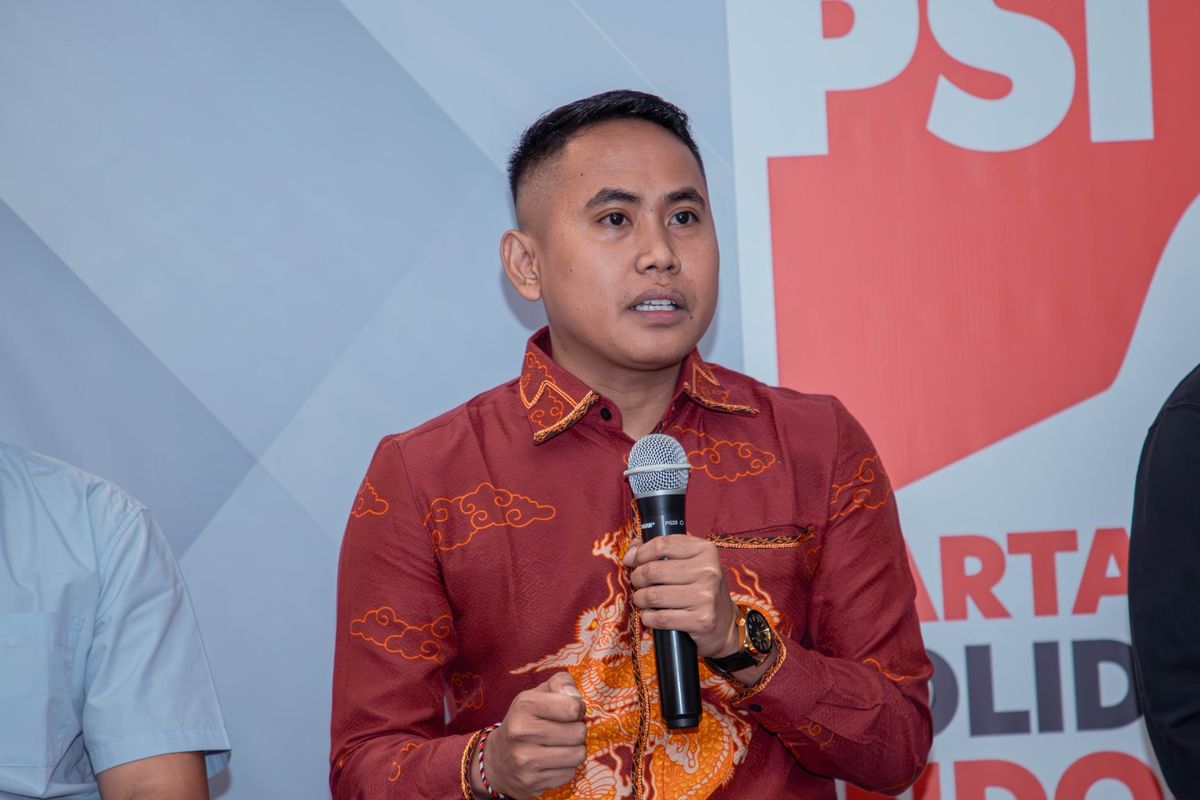 Roy Suryo, Jokowi, jokowi white paper, launching buku Jokowis White Paper, PSI Dukung UGM Tolak Launching Buku, PSI: Penyelenggara Tidak Jujur, Isi Buku yang Dipersoalkan, UGM: Penyelenggara Tidak Transparan, PSI Dukung Sikap Tegas UGM