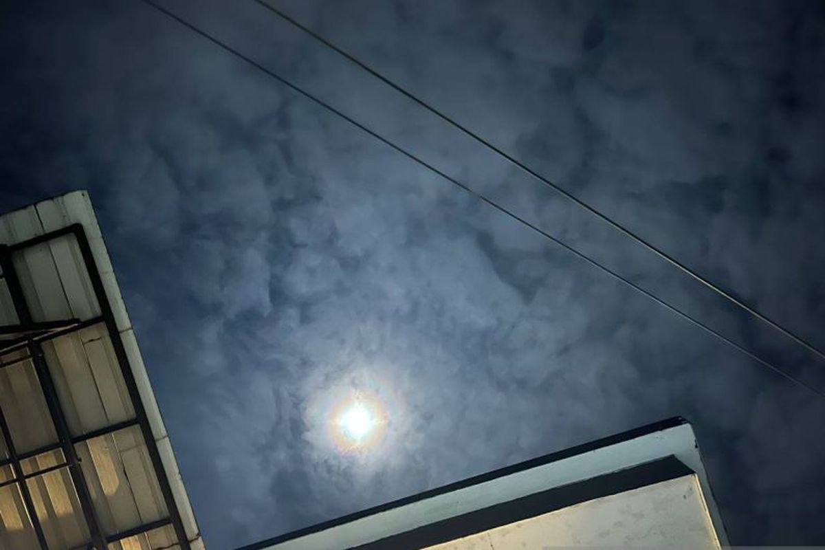 BMKG, Batam, Gerhana Bulan Total, blood moon, Kepri, BMKG: Gerhana Bulan Total Dapat Dilihat di Kepri, Meski Awan Tipis Menyelimuti Langit