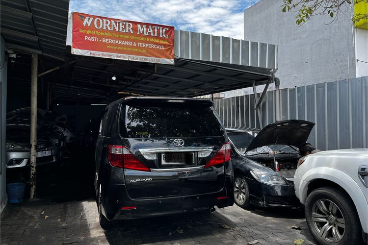 transmisi matik, tanjakan curam, gigi rendah, posisi L, Cara Efektif Mengoperasikan Gigi L pada Mobil Matik